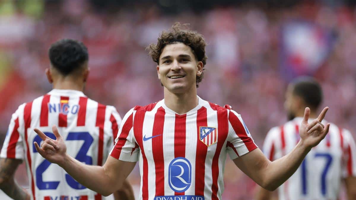 La FIFA notifica al FC Barcelona la denuncia del Atlético de Madrid por presuntos contactos con Julián Álvarez