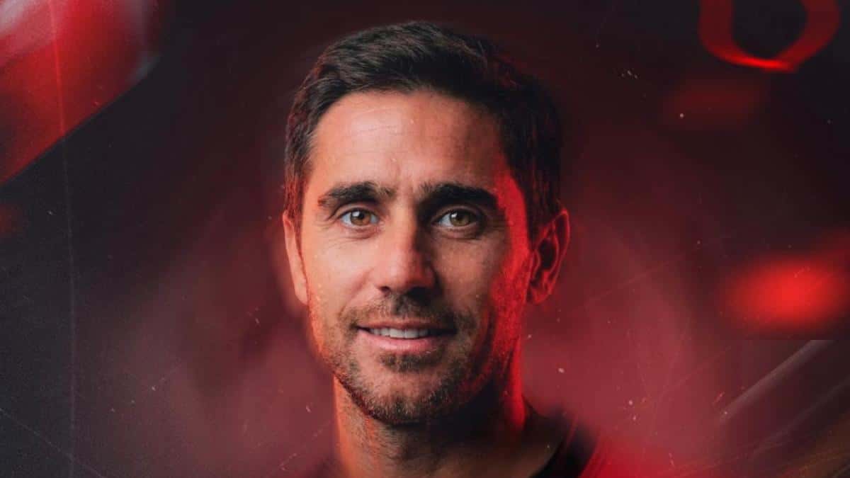 Técnico Universitario anunció la salida de Francisco Usúcar y presentó a Bernardo Redín como su reemplazo