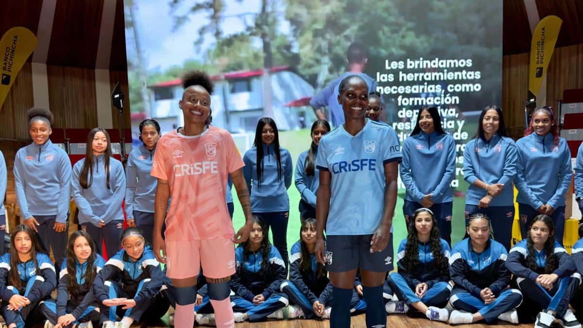 Universidad Católica presentó a su plantel femenino y la indumentaria para la Superliga Femenina 2026