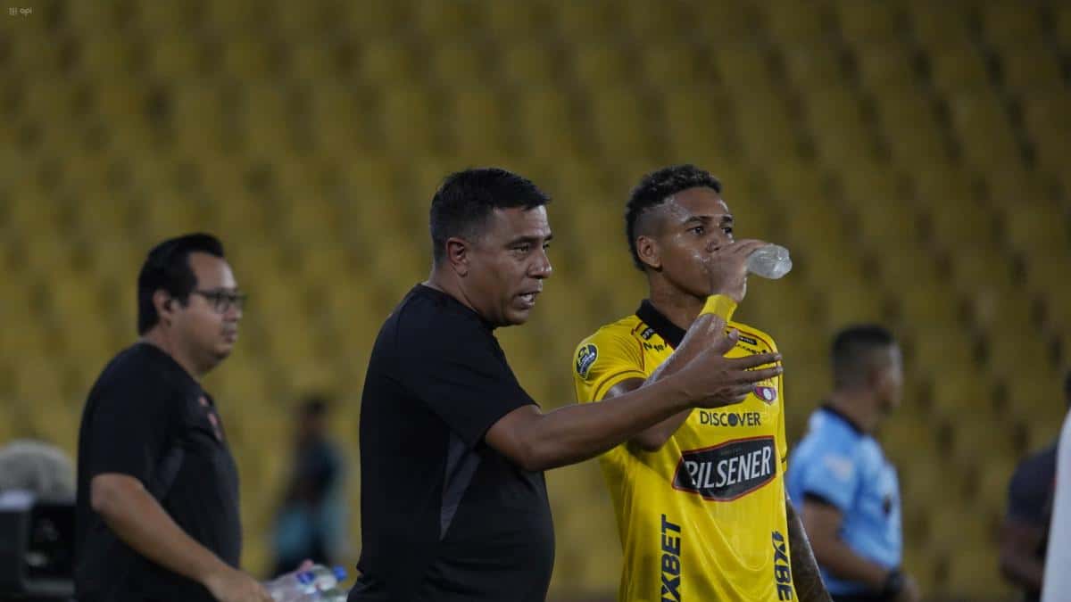 César Farías expresó su molestia tras la victoria de Barcelona SC sobre Leones FC