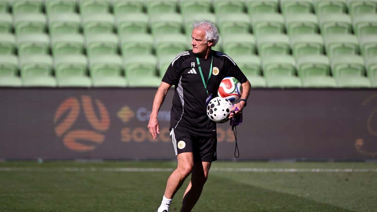 Fred Rutten renuncia como seleccionador de Curazao a un mes del Mundial de 2026