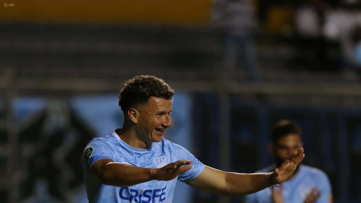 Universidad Católica golea a Macará, recupera el liderato y mantiene su invicto en la LigaPro