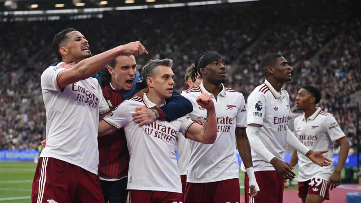 Arsenal, con Piero Hincapié como suplente, supera al West Ham y mantiene la ventaja por la Premier League