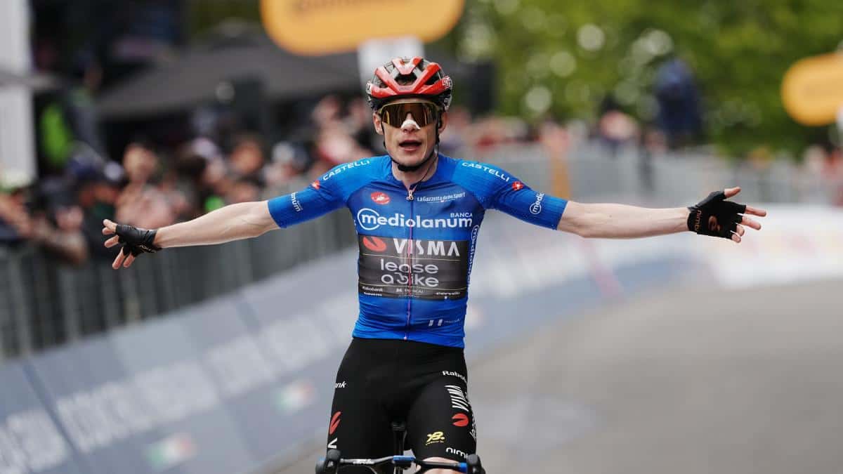 Jonas Vingegaard gana la etapa 9 del Giro de Italia; Jhonatan Narváez finaliza 92º