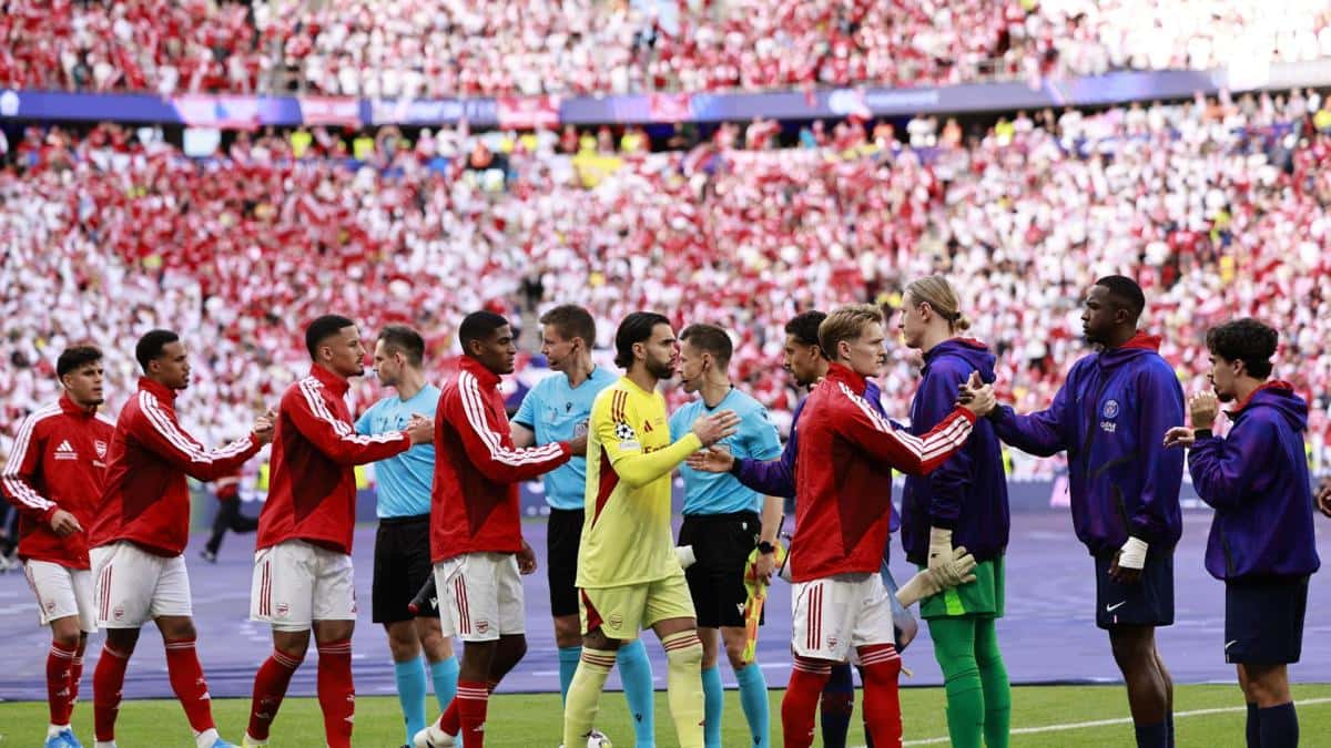 Hincapié y Pacho protagonizaron el duelo ecuatoriano en la final de la Champions entre Arsenal FC y PSG