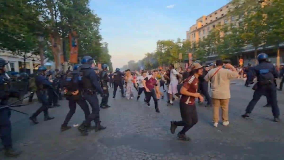 Cargas policiales en Campos Elíseos tras disturbios ligados al título del PSG en la Champions