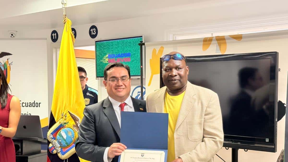 Consulado General del Ecuador en New Jersey y Pennsylvania rindió homenaje a exglorias de la Tri