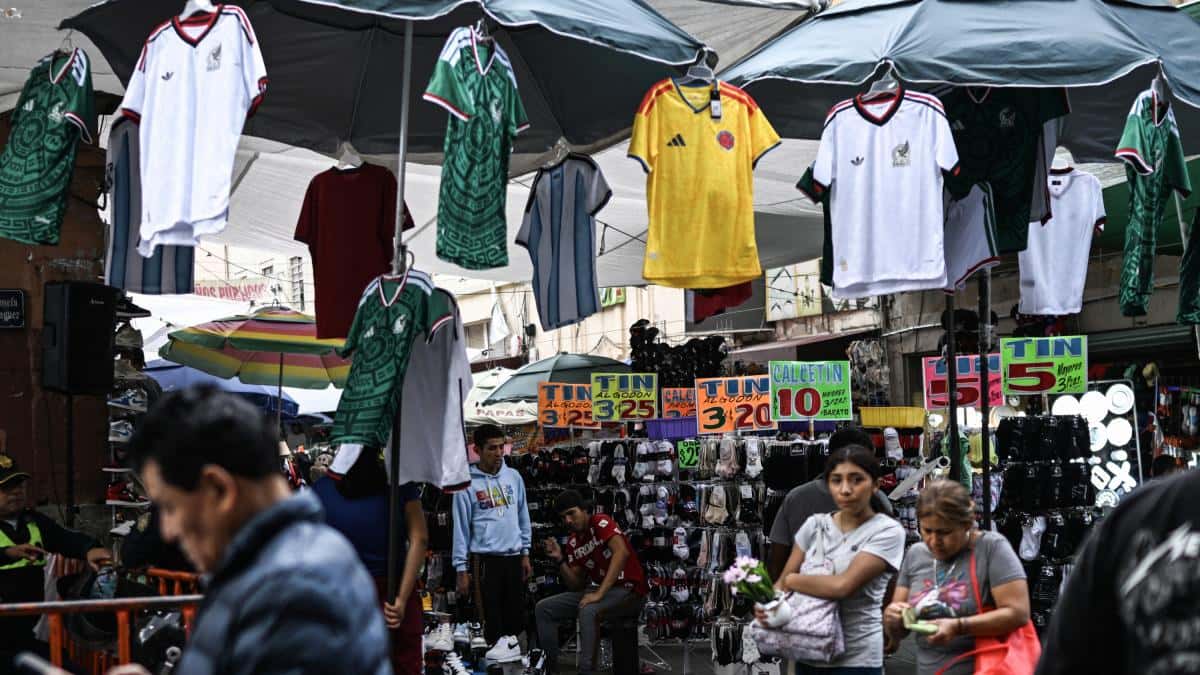 Piratería de camisetas en México crece de cara al Mundial 2026