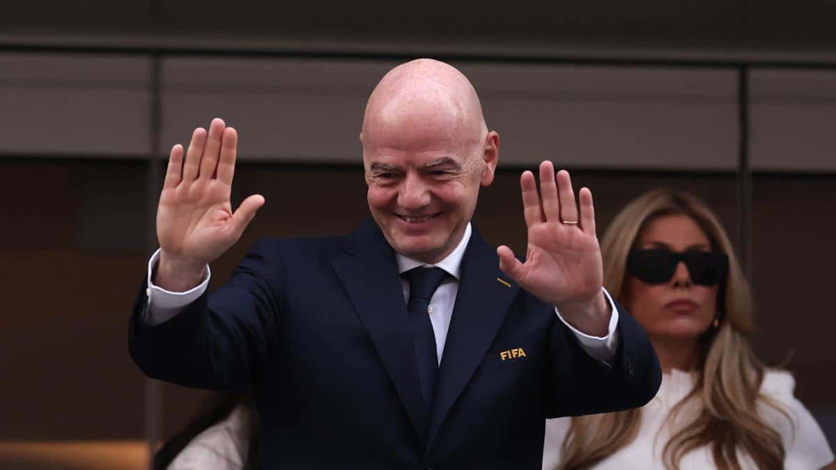 FIFA descarta el plan de inversión privada tras el rechazo internacional