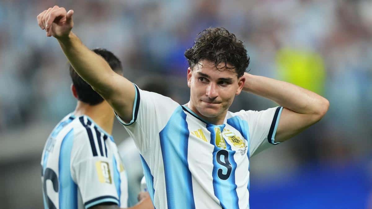 Julián Álvarez marca el rumbo: pide una salida del Atlético de Madrid para concretar su sueño