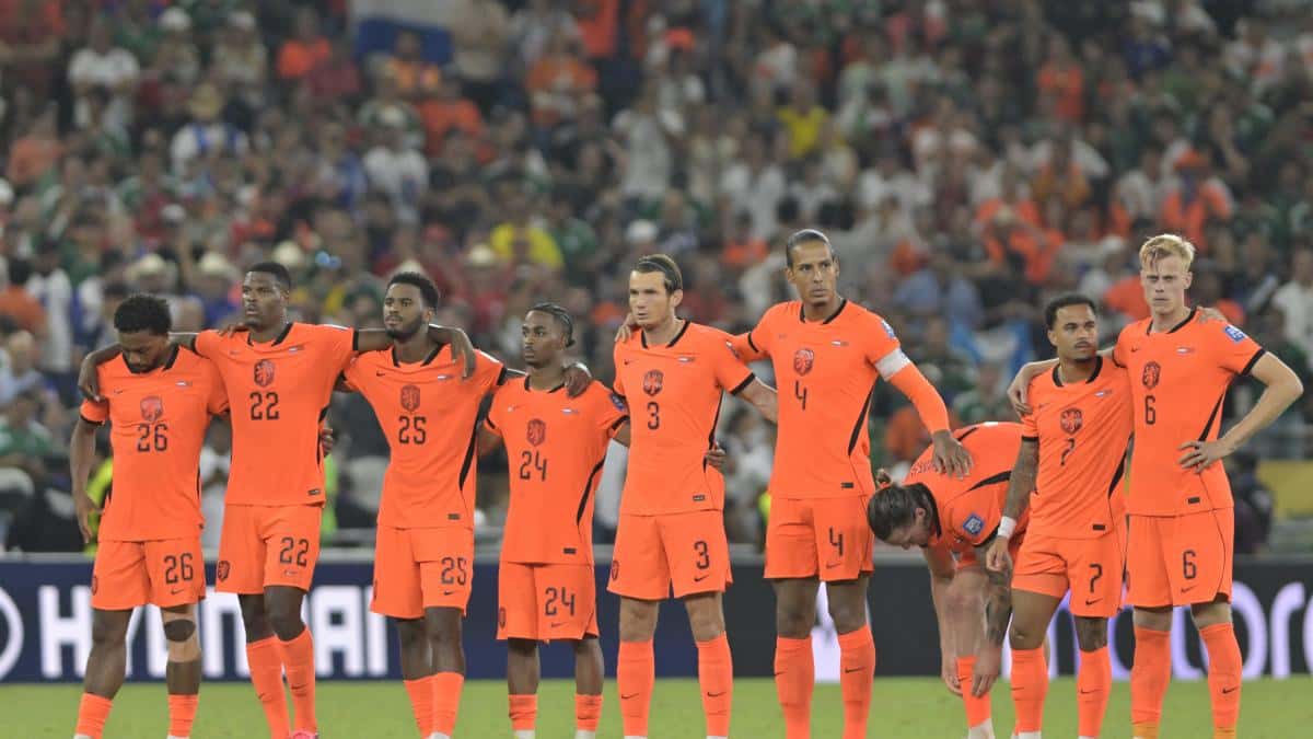 Países Bajos se despide del Mundial con un planteamiento que cuestiona el legado de Koeman