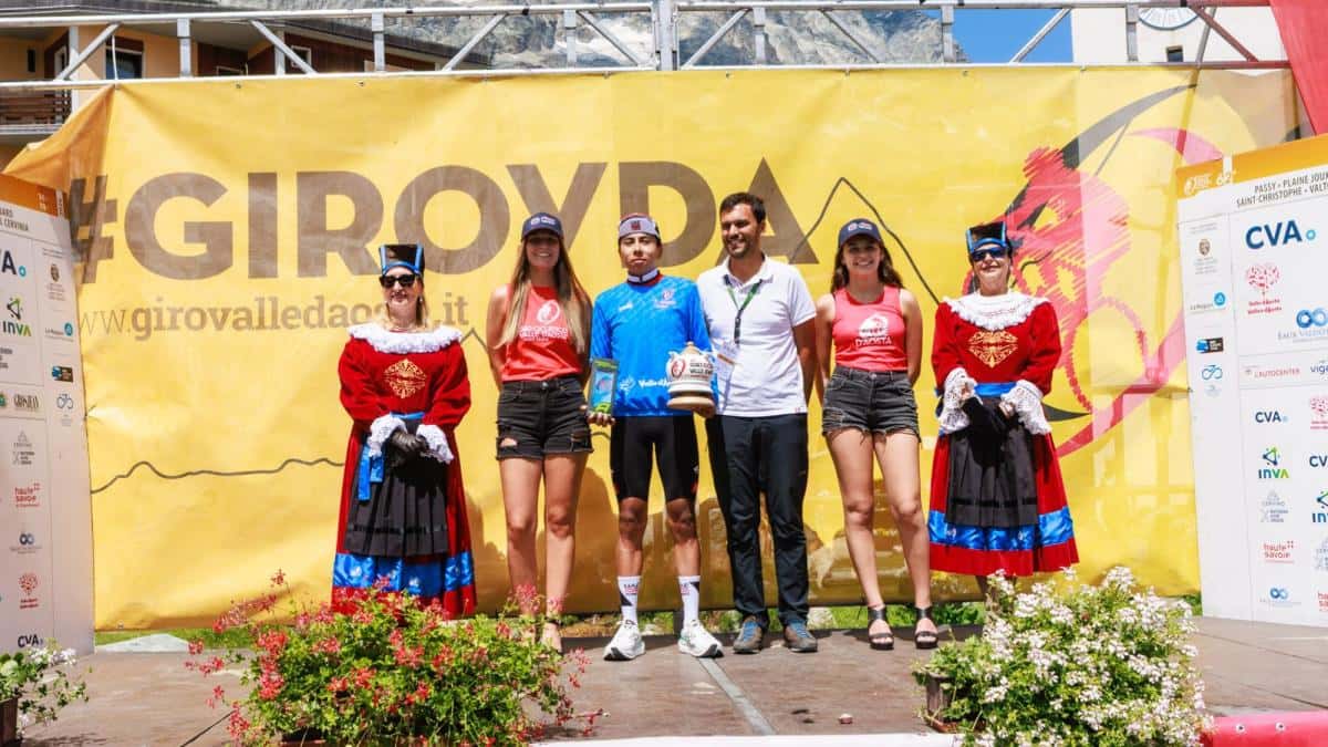 Mateo Ramírez cierra el Giro della Valle d'Aosta como subcampeón general y dueño del maillot azul