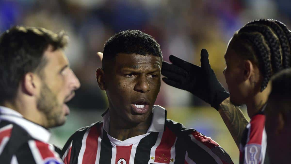 Robert Arboleda admitió que atravesó una depresión y explicó por qué viajó sin permiso a Ecuador