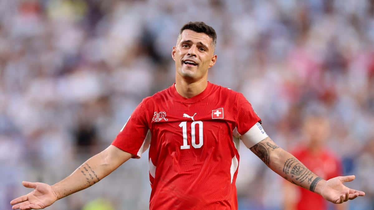 Granit Xhaka recibe una multa de USD 180.000 en Suiza por falsificar un certificado covid-19