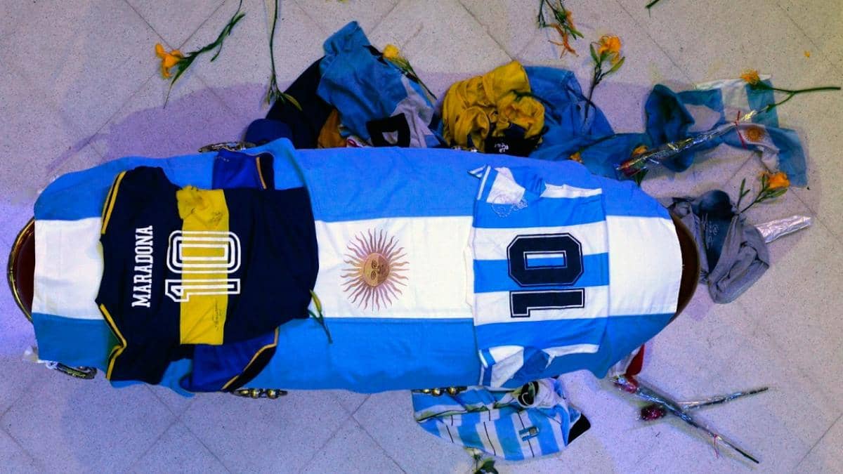 Un médico forense estimó que la agonía de Diego Maradona habría durado unas 12 horas