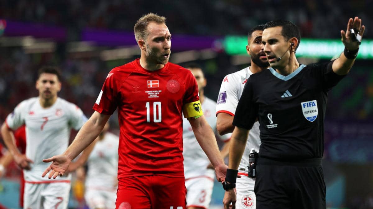 Christian Eriksen se desploma en un amistoso entre Dinamarca y Ucrania en Odense