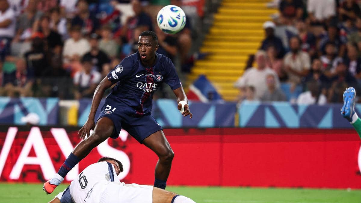 L'Équipe destaca a Willian Pacho y Ousmane Dembélé en la final de la Supercopa de Europa del PSG ante Tottenham