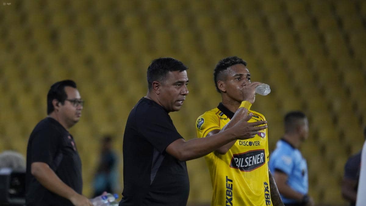 César Farías expresó su molestia tras la victoria de Barcelona SC sobre Leones FC