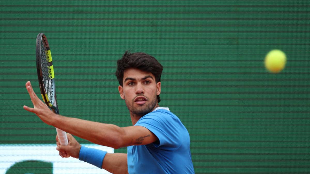 Carlos Alcaraz se baja de Roland Garros por una lesión en la muñeca