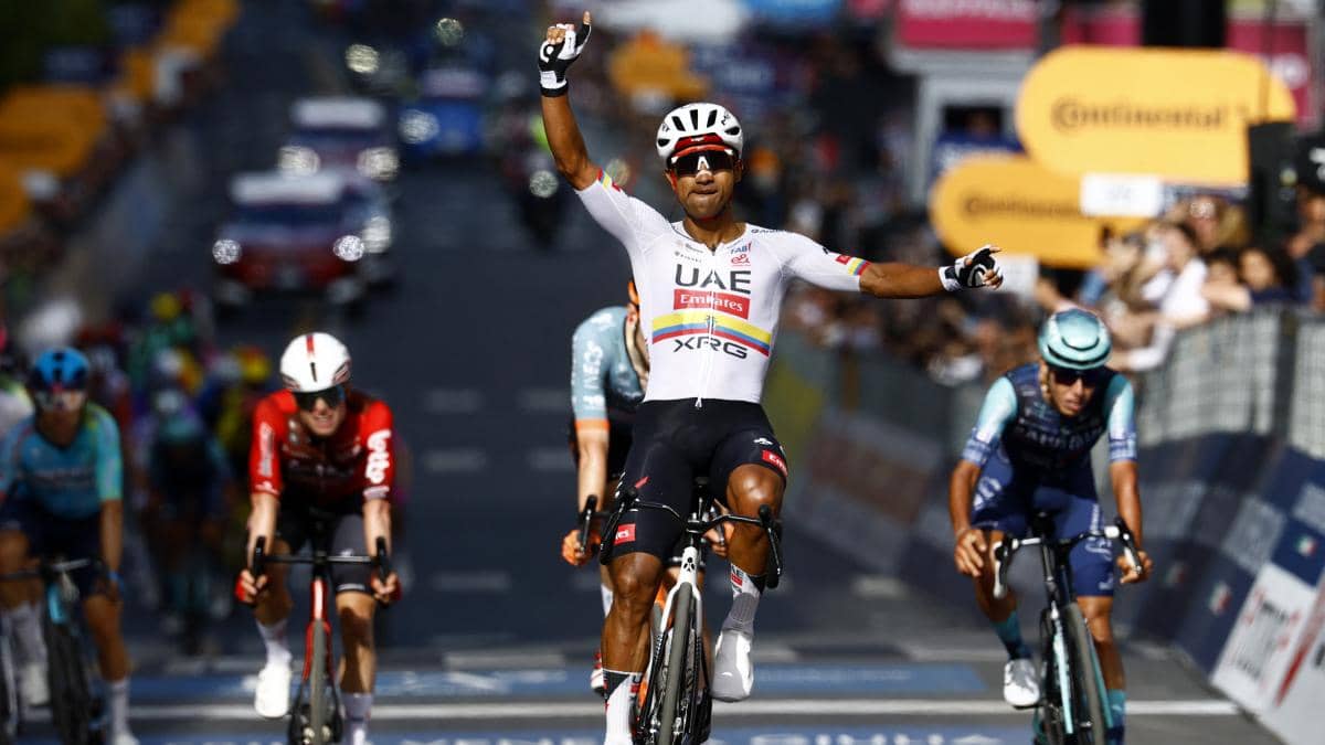 Jhonatan Narváez se impone al sprint y gana la Etapa 4 del Giro de Italia