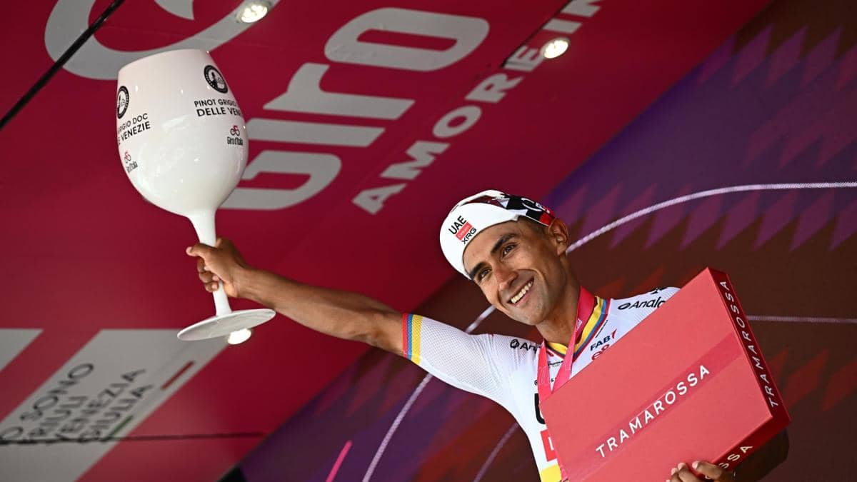 Jhonatan Narváez hiló su tercera victoria en el Giro de Italia 2026 y venció a Enric Mas en la Etapa 11