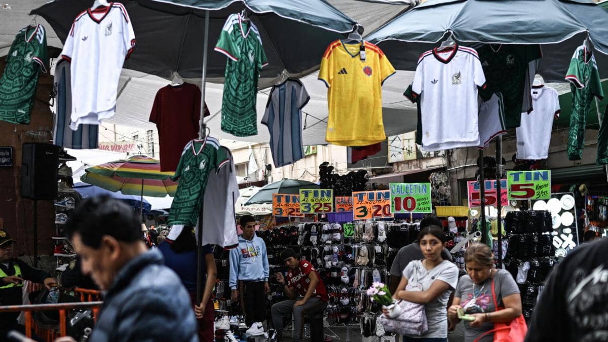Piratería de camisetas en México crece de cara al Mundial 2026