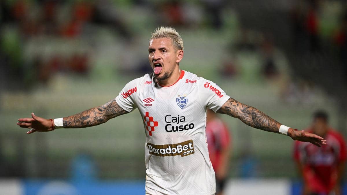 Carlos Garcés acelera su nacionalización peruana y sueña con vestir la camiseta de la selección de Perú