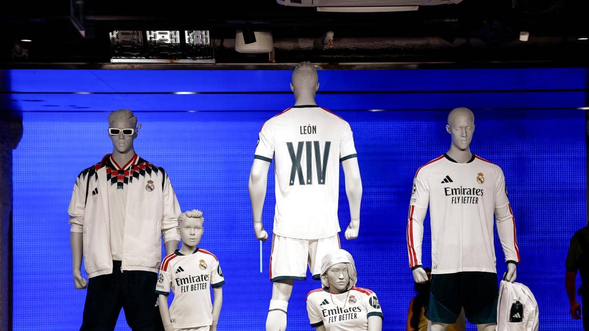 Real Madrid lanza una camiseta con el nombre del papa León XIV y la oferta supera los USD 200