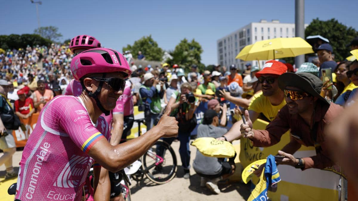 Carapaz gana terreno en la general tras la Etapa 2 del Tour de Francia y se instala en el top 20