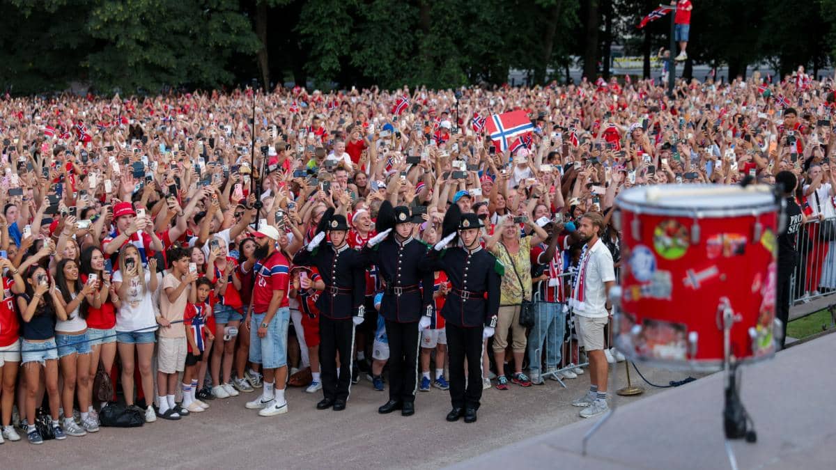 Cerca de 90.000 personas reciben a Noruega en Oslo tras su histórico Mundial 2026