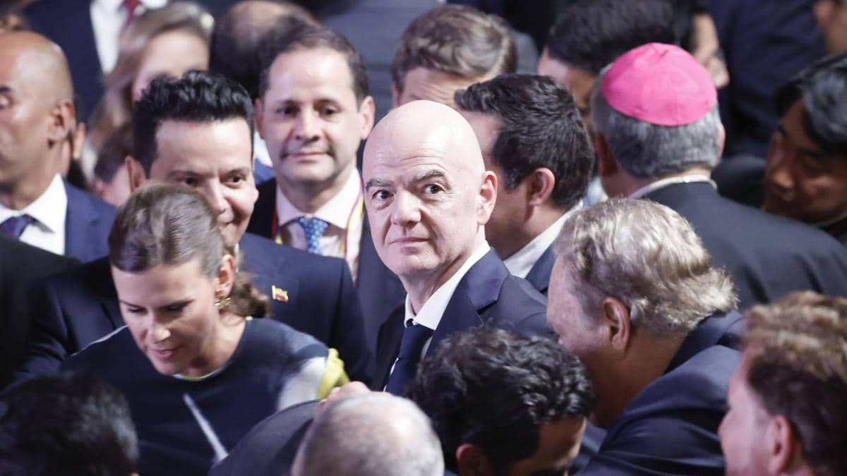 Domínguez reafirma su apoyo a Infantino: “Es el líder de la transformación del fútbol”