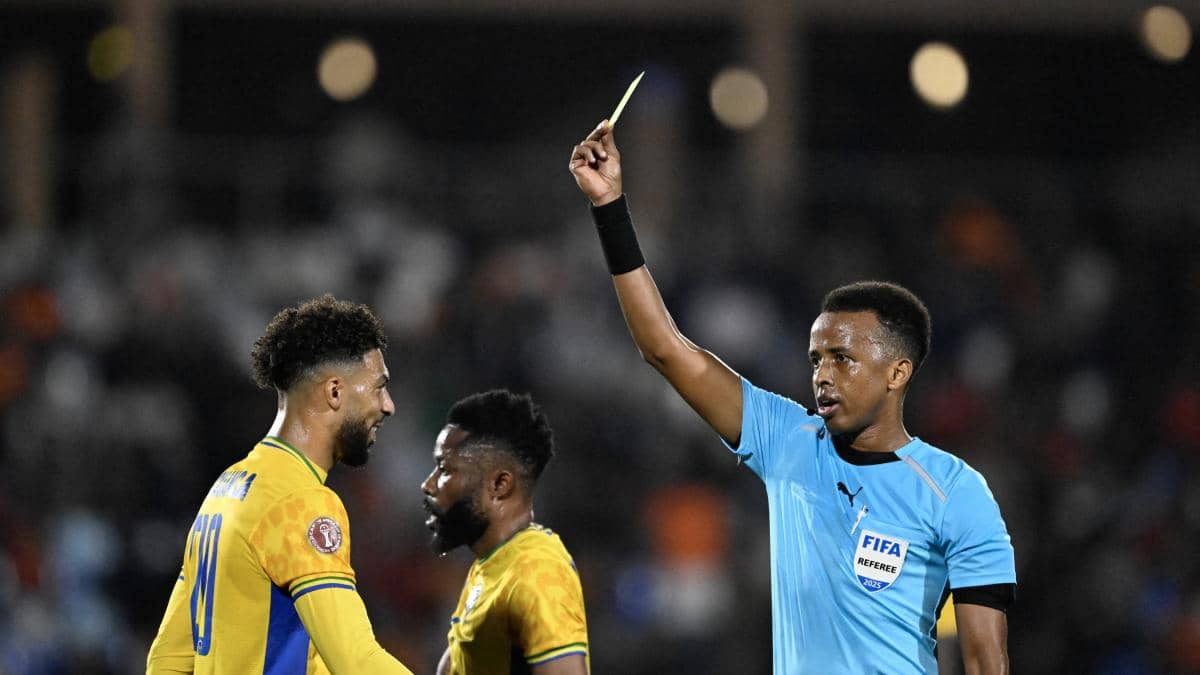 Omar Abdulkadir Artan arbitrará la final de la Supercopa de Europa entre PSG y Aston Villa