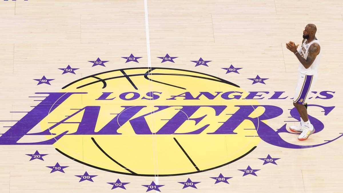 Mark Walter acuerda la venta récord de Los Ángeles Lakers por USD 12.000 millones a Josh Kushner y Bob Iger