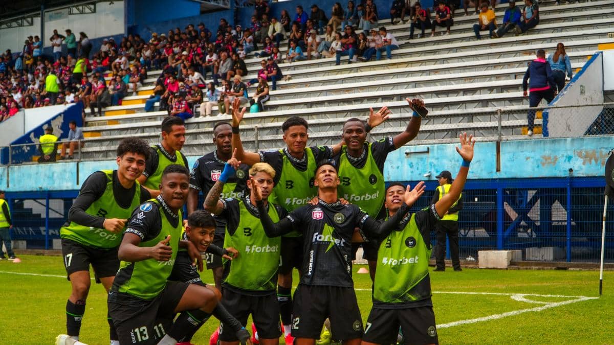Roberto Ibáñez advierte que, si se confirma vínculo entre Inter de Quito y Forbet, se anulará el registro del directorio