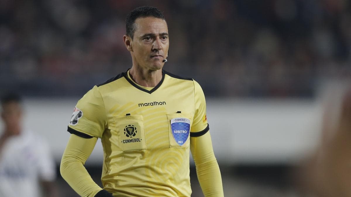 Wilmar Roldan, un árbitro polémico: antecedentes y decisiones que marcaron su paso por Ecuador