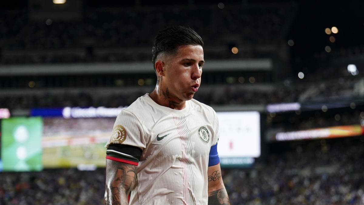 Enzo Fernández pide disculpas, pero el Chelsea no levanta su sanción