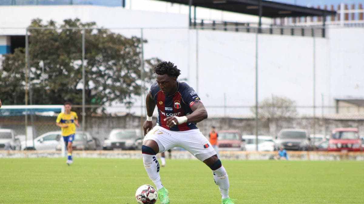 Deportivo Quito inicia la Segunda Categoría de Pichincha con triunfo 2-0 sobre Patrón Mejía