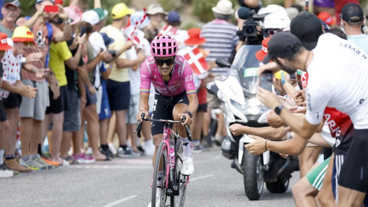 Richard Carapaz fue el más combativo en la Etapa 10 del Tour de Francia y quedó tercero en la clasificación de la montaña