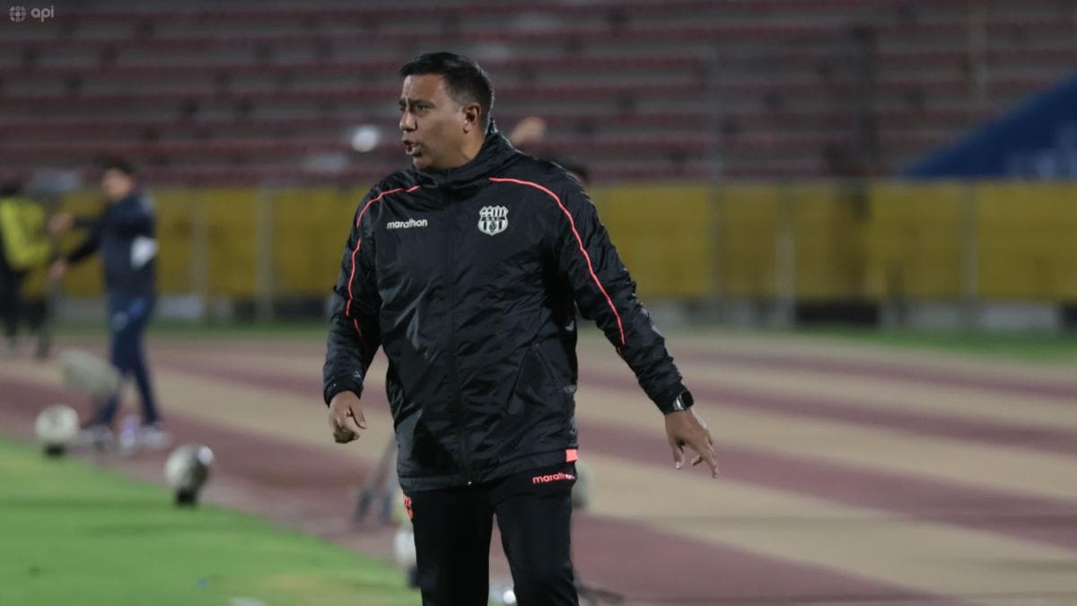 César Farías finaliza su etapa en Barcelona SC con 47% de rendimiento