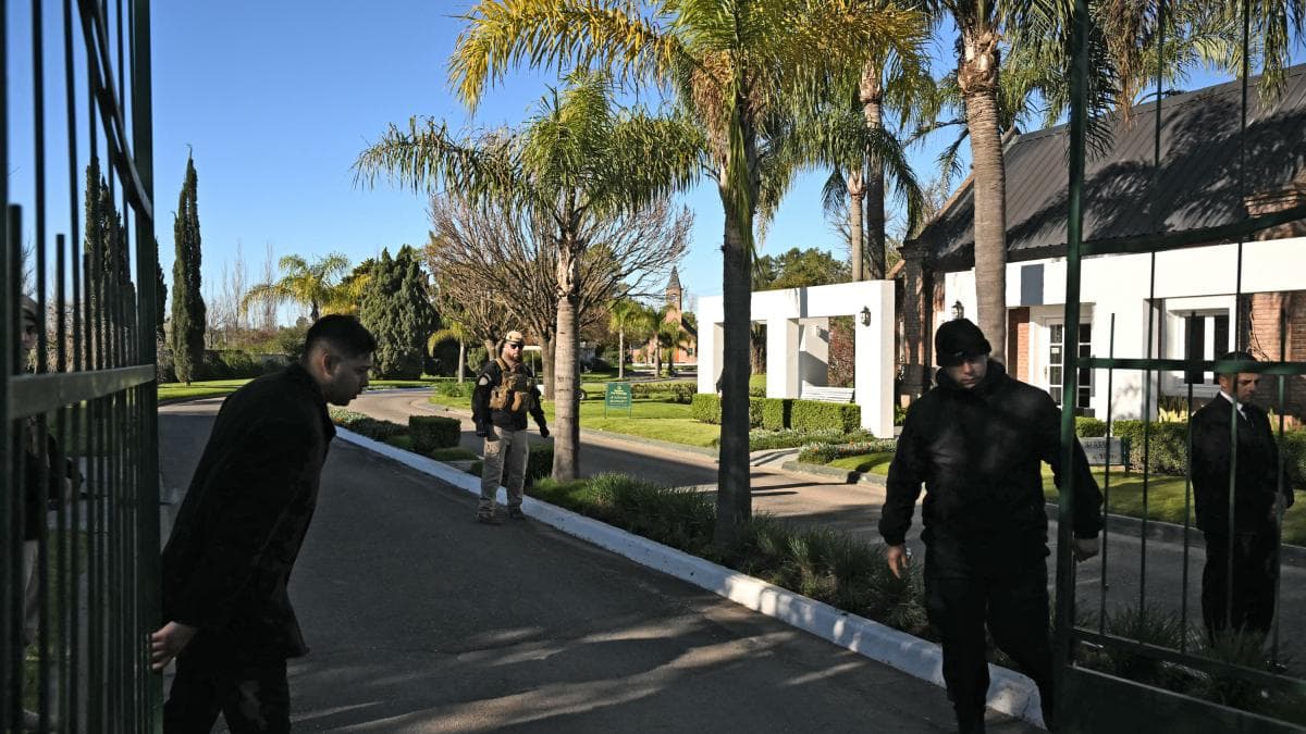Lionel Messi despide a su padre Jorge Messi en Rosario antes del funeral
