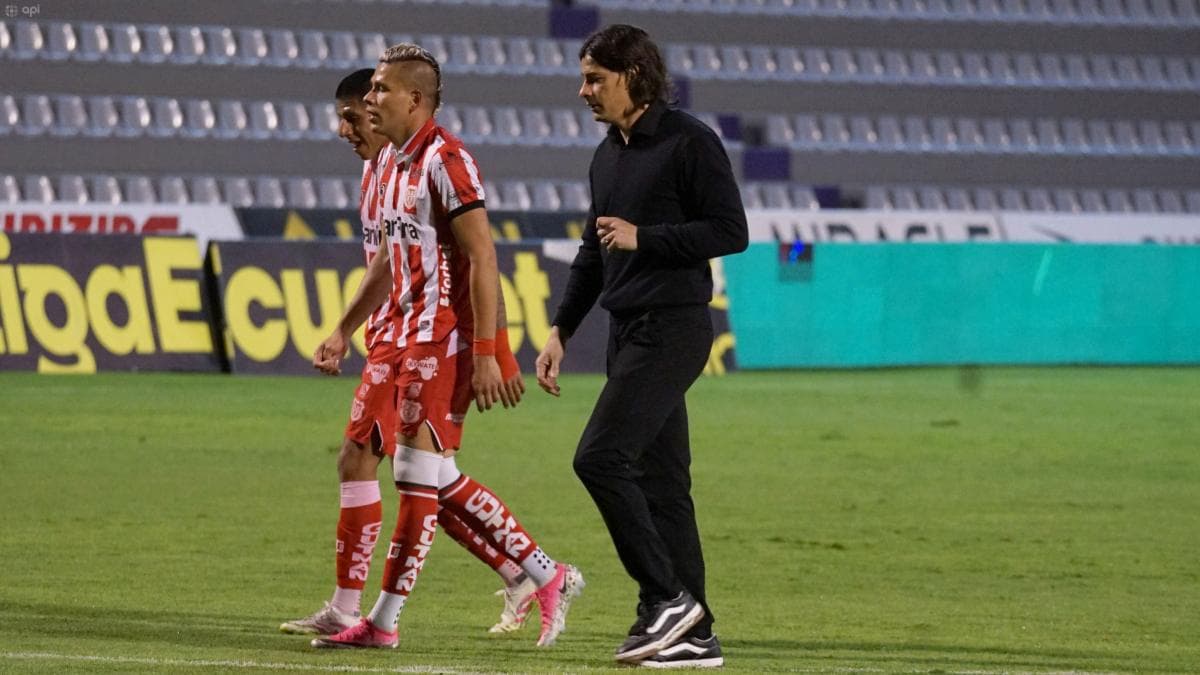 Ismael Blanco dejaría de dirigir a Técnico Universitario tras ocho partidos en la LigaPro 2026