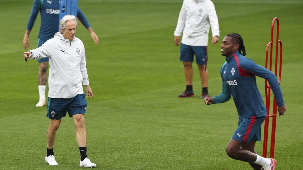 Rafael Leao portará el 7 de Cristiano Ronaldo en el duelo de Portugal ante Dinamarca