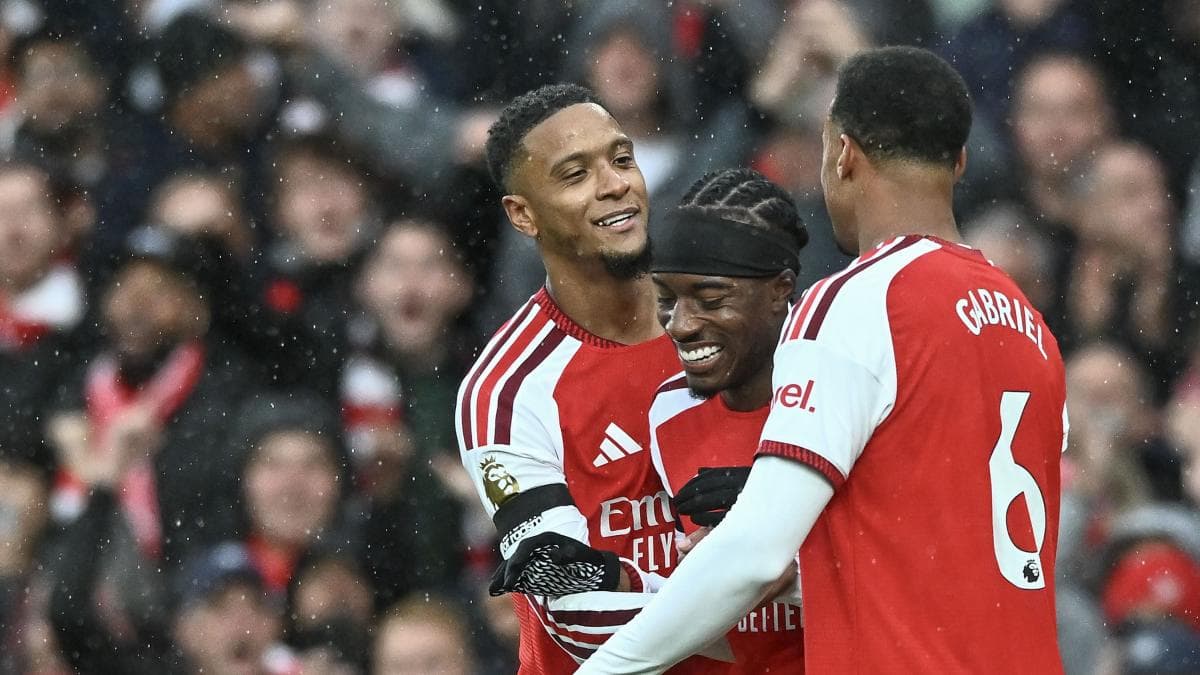 Arsenal venció 2-0 a Everton en la Premier League; Piero Hincapié fue suplente